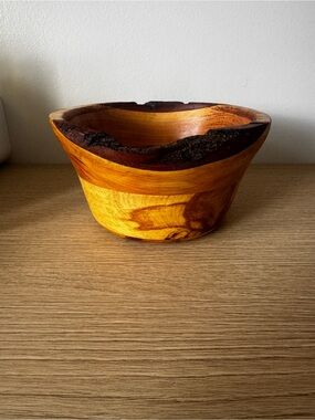 Live Edge Wooden Bowl - Golden Brown